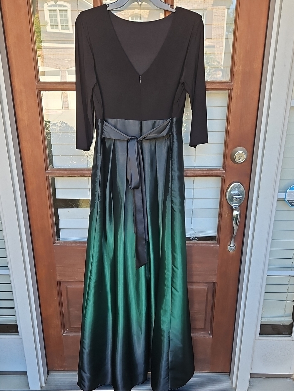 SLNY Black to Emerald Green Ombre Satin Maxi Dress Gown Sash Pockets Size 14 - Picture 5 of 7